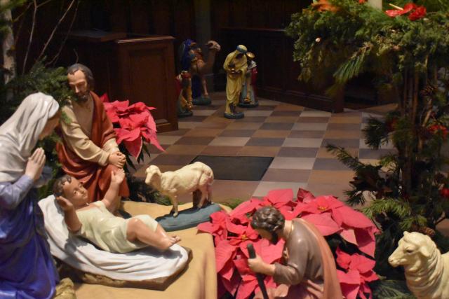 Magi approach the manger