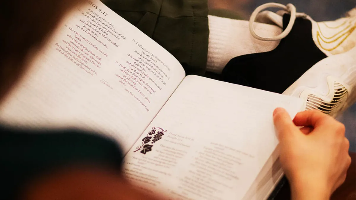 Young adults bible study_1000x1000