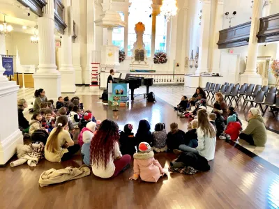 Children gathered at the church before the pandemic. 