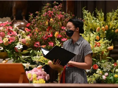 Victoria sings at Trinity Church