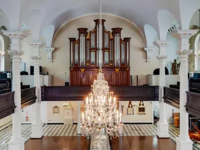 Internal St. Paul's Chapel image with organ loft