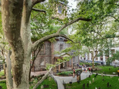 St. Paul's Churchyard